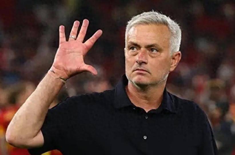 มูรินโญ่เผชิญกับปัญหาสองทาง: การเผชิญหน้ากับสโมสรเก่าเชลซีในศึกยูฟ่าแชมเปียนส์ลีก และความกดดันในการแข่งขันเพื่อชิงแชมป์กับคู่แข่งที่น่าเกรงขามอย่างปอร์โต้_เบนฟิก้า_สปอร์ติ้งซีพี_ยูโรปาลีก