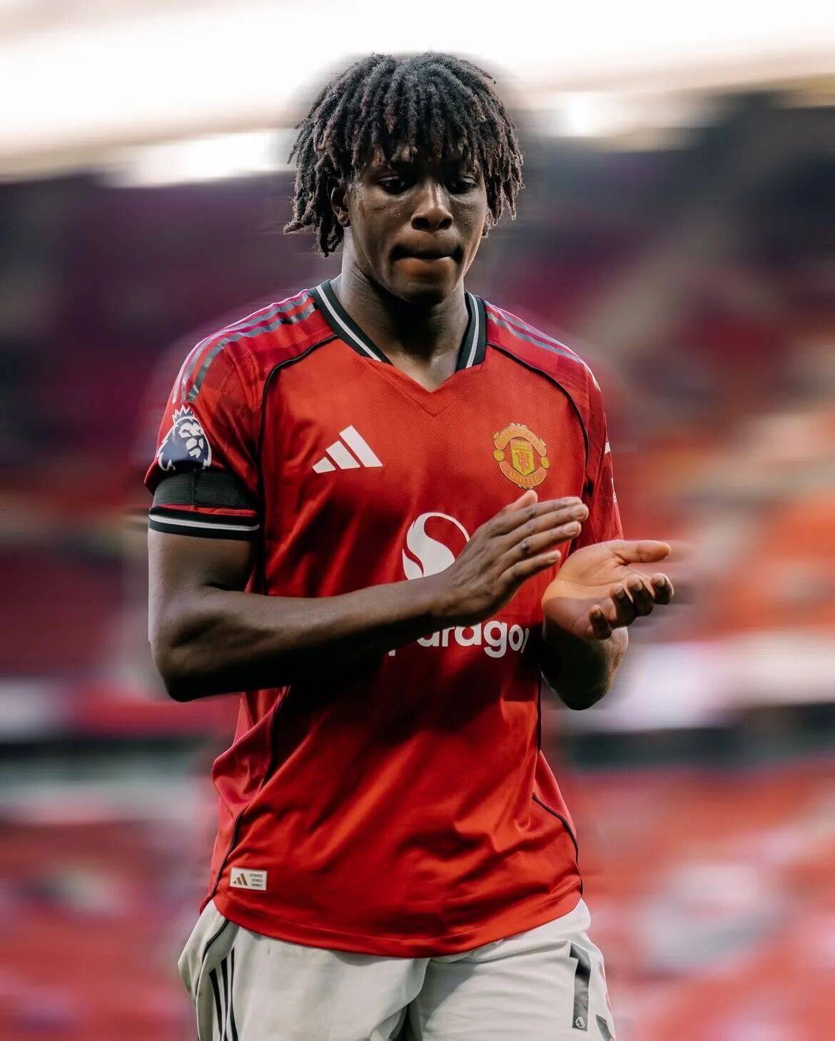 อโมริมใช้เงินไป 40 ล้านปอนด์แต่กลับส่งเขาลงเล่นเป็นแบ็คซ้ายชั่วคราว – ยูไนเต็ดอาจจำเป็นต้องเซ็นสัญญากับนักเตะเพิ่ม! แฟนบอลระบายความโกรธใส่เทน ฮาก_คาราเรส_แมตช์_ลุค ชอว์