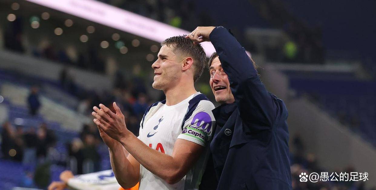 ท็อตแน่ม ฮ็อตสเปอร์ เอาชนะ เอฟเวอร์ตัน ได้อย่างสบาย ๆ แต่คำพูดของผู้จัดการทีมทำให้ความหวังในการคว้าแชมป์ลดลง. แวน เดอร์ เวนนา หัวหน้าผู้ฝึกสอน ลูกตั้งเตะ