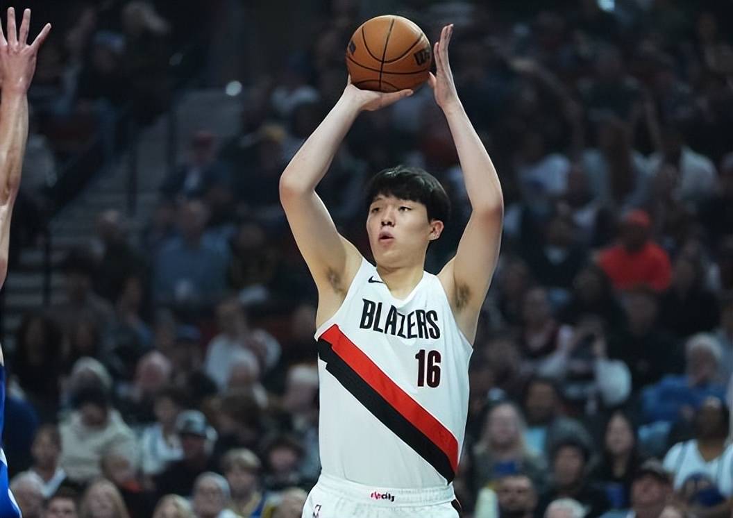 เทรลเบลเซอร์ส พบ เลเกอร์ส! การแสดงของหยางฮันเซนย่ำแย่มาก โค้ชซุยไม่พอใจอย่างสิ้นเชิง หลิวเหว่ยเหว่ยวิจารณ์รีฟส์_1_CBA