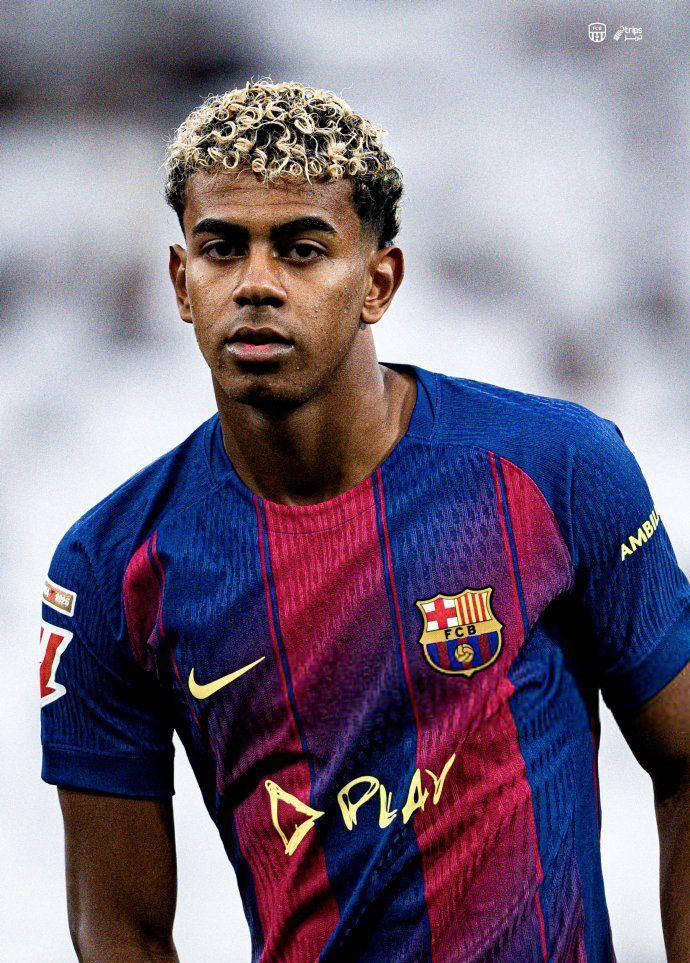 เดอ ยอง พูดถึงผลงานของเมสซี่และยามาลในเอล กลาซิโก บาร์เซโลนา, เรอัล มาดริด, ผู้เล่นคนอื่น ๆ