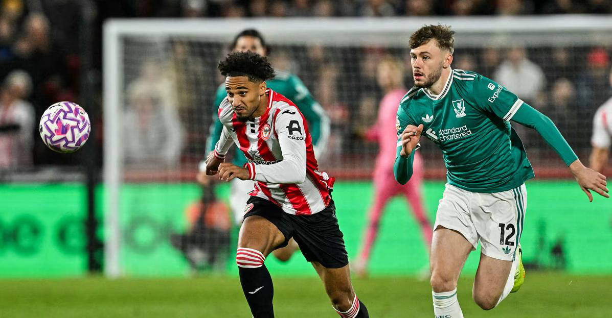 ลิเวอร์พูลพ่ายแพ้ติดต่อกันเป็นนัดที่สี่ ตกรอบการลุ้นแชมป์! การลงทุน 500 ล้านปอนด์ไม่ได้รับผลตอบแทน ขณะที่เบรนท์ฟอร์ดพลิกกลับมาชนะ 3-2_การแข่งขัน_พรีเมียร์ลีก_ฤดูกาล