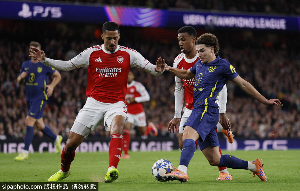 อาร์เซนอลชนะติดต่อกันแปดนัด เสียเพียงหนึ่งประตู ลิเวอร์พูลแพ้หกนัดจากเจ็ดเกม ไม่สามารถรักษาคลีนชีตได้ในสิบเกมติดต่อกัน เสียประตูถึงสิบแปดลูก