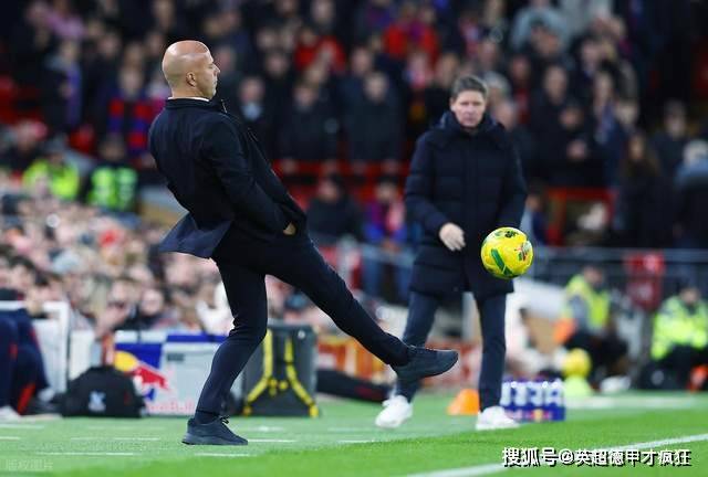 ทีมลิเวอร์พูลที่หมุนเวียนผู้เล่นพังทลายในลีกคัพ โดยสไตล์ของทีมสำรองได้สูญเสียแม้กระทั่งจิตวิญญาณการต่อสู้! _ความกล้าหาญ_ แชมเปียนส์ลีก อาร์เซนอล