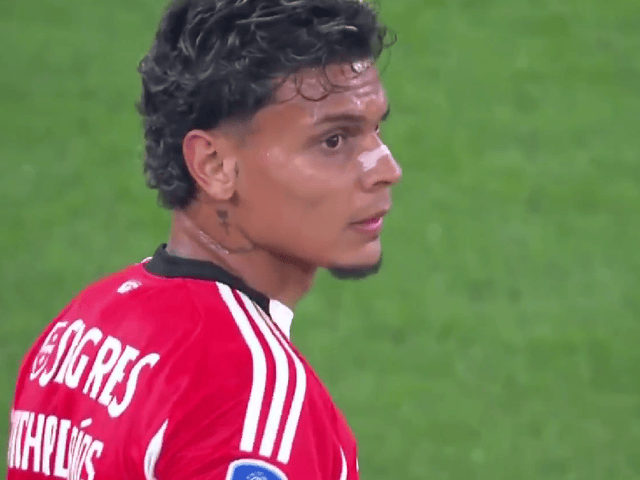 3-0! ทีมของมูรินโญ่เข้าสู่รอบรองชนะเลิศ: ถ้วยรางวัลสามใบอยู่ในมือ, ห่างจากจ่าฝูงในลีก Primeira Liga เพียงสี่คะแนน, โอกาสเข้ารอบแปดทีมสุดท้ายในแชมเปี้ยนส์ลีกดูจะริบหรี่_เบนฟิก้า_แมตช์_เดล้า