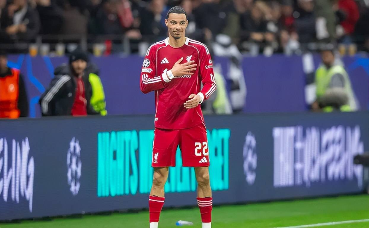 การเซ็นสัญญาที่ดีที่สุดของลิเวอร์พูลปรากฏตัวแล้ว! นักเตะมูลค่า 95 ล้านยูโรกลายเป็นหัวใจสำคัญในเกมรุก ขณะที่การไล่ล่าท็อปโฟร์พรีเมียร์ลีกกำลังเข้มข้น _เอคิติเก้_ _ไอแซค_ _สลอต_