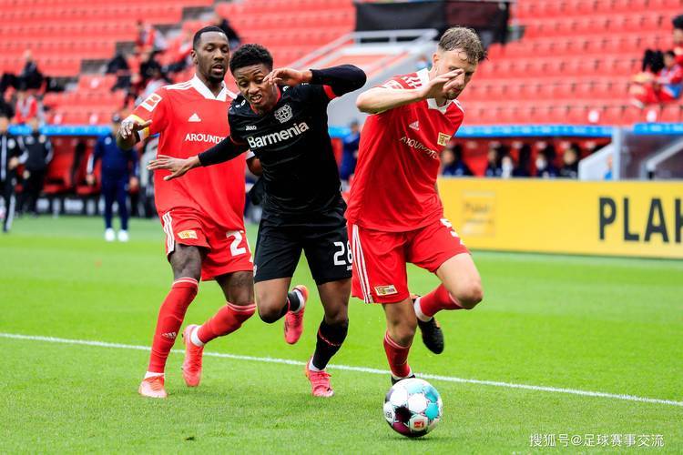 เตือนความไม่คาดคิดในถ้วยเยอรมัน! ฟอร์มการเล่นในบ้านของดุสเซลดอร์ฟพุ่งสูง – ไบเออร์เลเวอร์คูเซ่นจะสามารถปกป้องศักดิ์ศรีบุนเดสลีกาในเกมเยือนได้หรือไม่? โจมตี ซิมอน เฮนนิงส์ กองกลาง