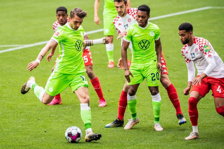 ดุสเซลดอร์ฟเปิดบ้านรับการมาเยือนของไฟร์บวร์ก พร้อมที่จะสร้างเซอร์ไพรส์ในศึกเดเอฟเบ โพคาล ด้วยความได้เปรียบจากการเล่นในบ้านและการวางแท็กติกที่เฉียบคม _ฤดูกาลนี้_ แกนหลัก _กุญแจสำคัญ