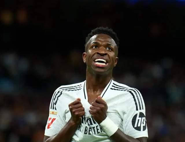 ศึกแห่งลาลีกา! ดาวเตะมูลค่า 150 ล้านยูโรของเรอัล มาดริดตกเป็นเป้าหมาย: การป้องกันทางจิตใจของวินิซิอุสถูกท้าทาย_คีเลียน เอ็มบัปเป้_โกเก้_เฟร์ราน