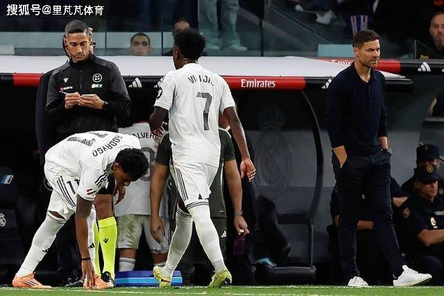 ความขัดแย้งได้ถูกตรวจพบโดยผู้บริหารระดับสูง: อลอนโซ่ ปะทะ วินิซิอุส – ทุกสายตาจับจ้องว่าท่านประธานจะสนับสนุนใคร สโมสรฟุตบอลเรอัล มาดริด ประกาศจากฝ่ายบริหารระดับสูง