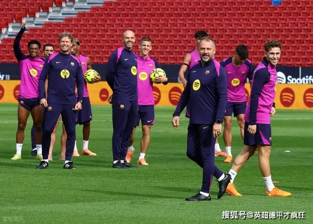 สนามเหย้าของบาร์เซโลน่าถูกบุกรุกโดยแขกที่ไม่ได้รับเชิญ! ปาร์กเดแพร็งส์ตกอยู่ในความคิด!_จินอี้_สถาบันเก่า_สำนวน