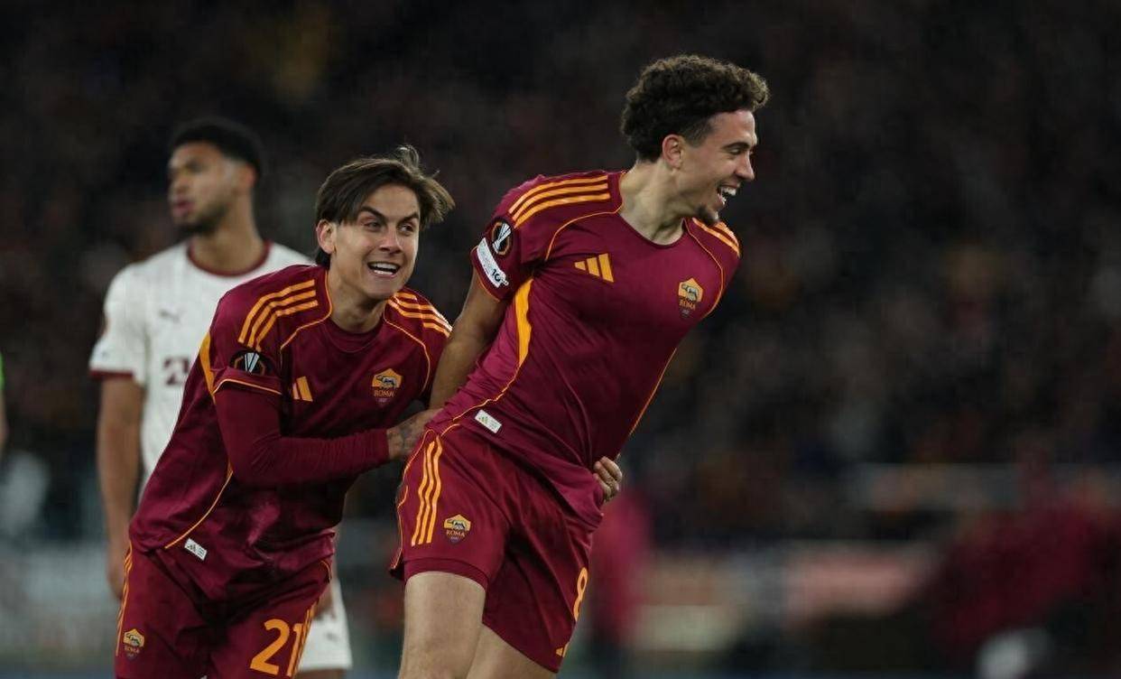 ด้วยชัยชนะในนาทีสุดท้ายของโรม่า 2-1 เหนือจ่าฝูงของลีก, การถล่มลียง 6-0, และชัยชนะ 3-0 ของปอร์โต้, อันดับในยูโรปาลีกเป็นดังนี้: _เรอัล เบติส