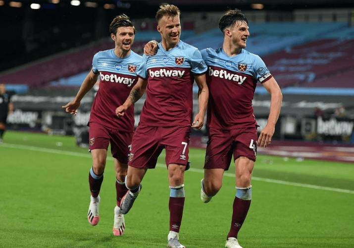 การวิเคราะห์การต่อสู้เพื่อความอยู่รอดในพรีเมียร์ลีก: ปราสาทเหย้าของเอฟเวอร์ตันมุ่งคว้าชัยชนะ, ทีมน็อตติงแฮม ฟอเรสต์ที่ขาดผู้เล่นจำนวนมากต่อสู้เพื่อความอยู่รอดด้วยการโต้กลับ การตั้งเกมรุก เอลันกา