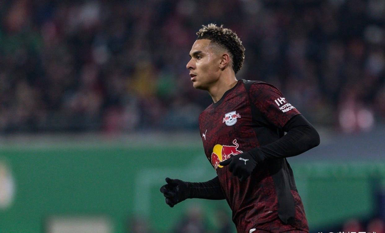 70 ล้านยูโร! บาร์เซโลนาล้มแผนคว้าตัวแรชฟอร์ดโดยตรง หันเป้าไปที่ดาวรุ่งเพื่อเสริมทัพ ยาร์โมเลนโก้_ปีก_ผู้เล่น_คลับ บรูจจ์