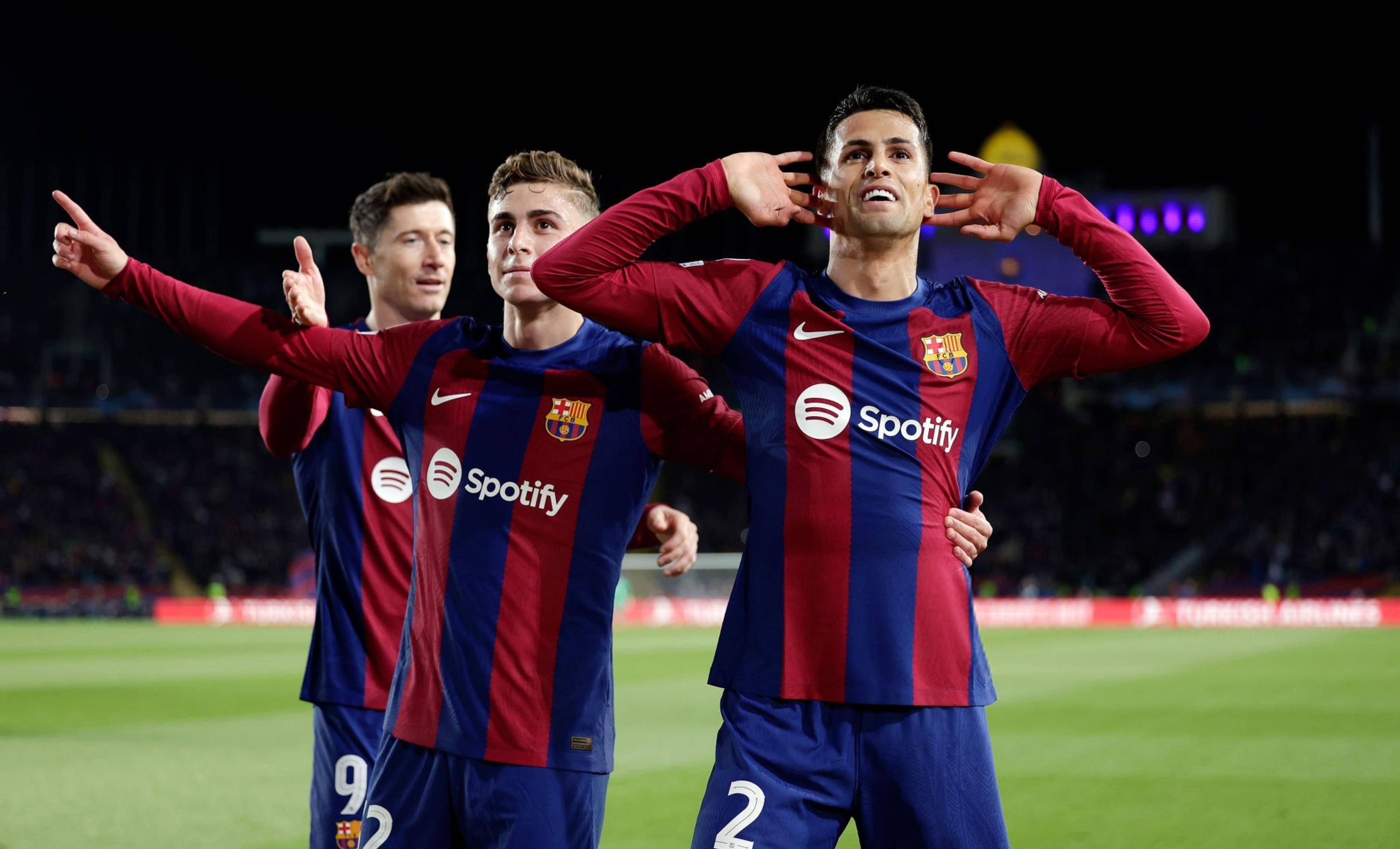 วันอังคาร 011 ไฮไลท์แชมเปียนส์ลีก: บาร์เซโลนา กลับมาที่คัมป์นูเพื่อเผชิญหน้ากับ ไอน์ทรัค แฟรงค์เฟิร์ต เป็นการสิ้นสุดการรอคอย 1,140 วันสำหรับการเผชิญหน้าในยุโรป! _บ้าน_ _U-Zun_ _ยูโรปาลีก