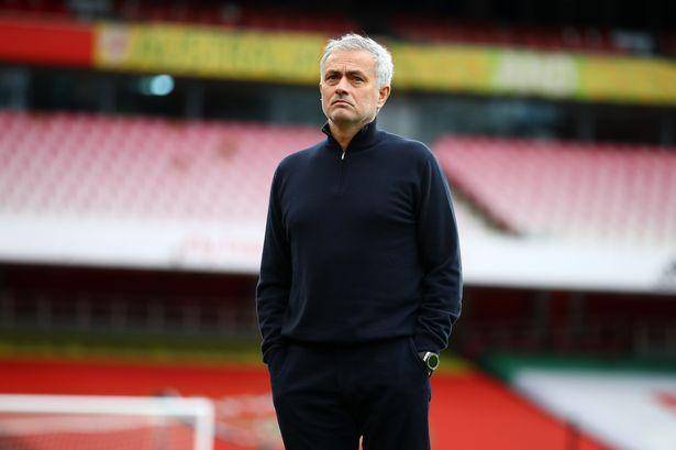 แอรอน วินเทอร์ แนะนำ สลอต ให้รักษาวินัยในการป้องกัน ขณะที่ เอ็นริเก้ ควรรับฟังคำแนะนำของ 