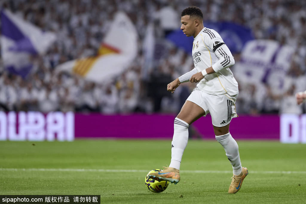 คีเลียน เอ็มบัปเป้ พลาดการฝึกซ้อมเนื่องจากความไม่สบายที่ขาซ้าย! เรอัล มาดริด ประสบปัญหาใหญ่ก่อนการปะทะกับแมนเชสเตอร์ ซิตี้ ขณะที่อลอนโซเผชิญกับปัญหาในการเลือกผู้เล่น_ผู้เล่น