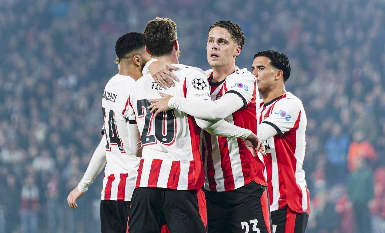 บาเยิร์น มิวนิค ขยับขึ้นสู่อันดับสองด้วยชัยชนะ 3-1, บาร์เซโลนาเฉือนชนะ 2-1, ลิเวอร์พูลถล่ม อินเตอร์ มิลาน 1-0 ในการแข่งขันแชมเปียนส์ลีกล่าสุด _เลนนาร์ท คาร์ล_ ประตู ท็อตแนม