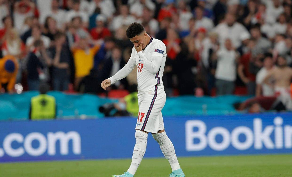 การเซ็นสัญญาที่น่าผิดหวังที่สุดของพรีเมียร์ลีก? มูลค่าของซานโช่ลดลงกว่า 100 ล้านปอนด์ – ทั้งยูไนเต็ด, ดอร์ทมุนด์ และเชลซีไม่สามารถช่วยเขาได้! _เบซิคตัส_ _โรม่า_ _แมนเชสเตอร์ ซิตี้_