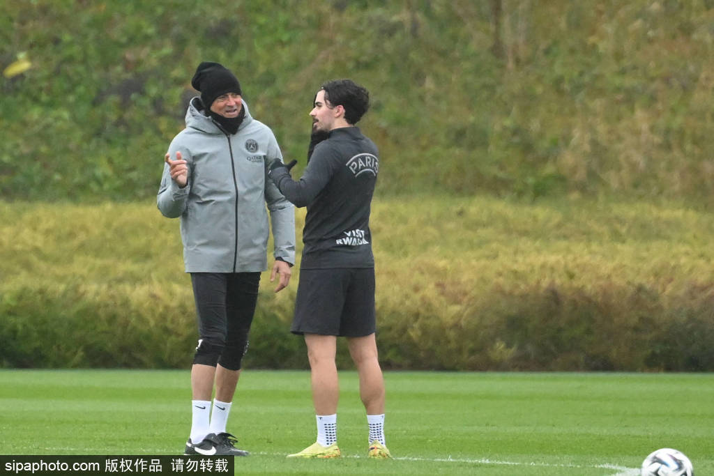 การเต้นรำครั้งสุดท้ายของเมสซี่ในปารีส: มรดกของเขาได้สร้างภูมิทัศน์ของลีกเอิงอย่างไร? แฟนบอล คีเลียน เอ็มบัปเป้ ฤดูกาล