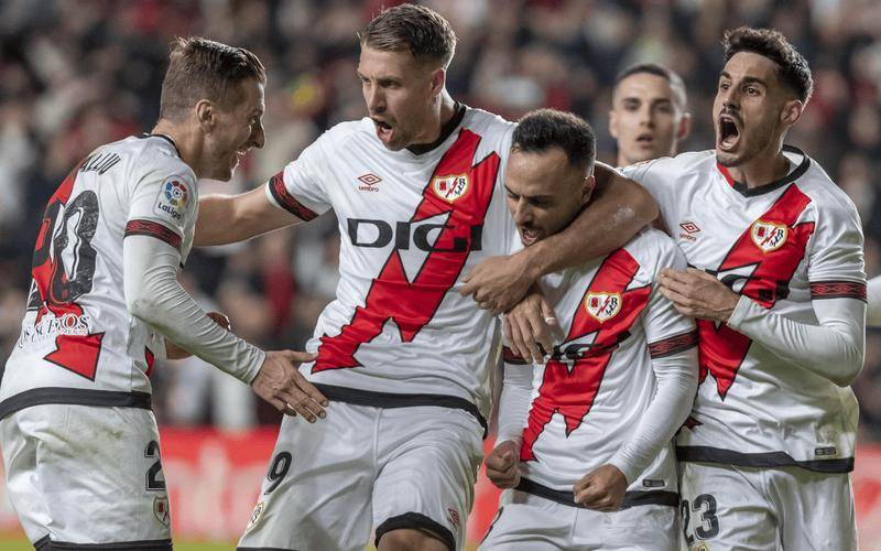 ลียงกำลังอยู่ในฟอร์มที่ยอดเยี่ยมในยุโรป รักษาโมเมนตัมที่น่าเกรงขามไว้ได้; อัล-อาห์ลีต้องเผชิญกับแรงกดดันมหาศาลในการจัดการกับสองด้าน โดยมีเพียงโอกาสทางทฤษฎีเท่านั้นที่ยังคงอยู่ในการก้าวหน้าต่อไป _Core_sp_Arsenal