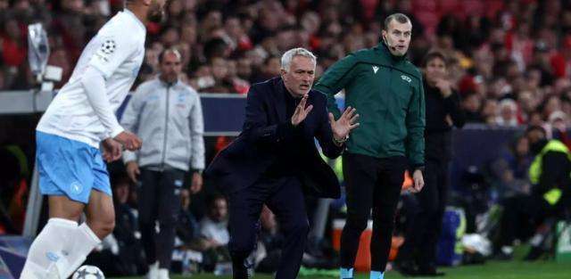 ชัยชนะในแชมเปียนส์ลีกสองนัดติดต่อกัน ชัยชนะในบ้านครั้งแรกในรอบปี มูรินโญ่สามารถภูมิใจได้แล้ว _เบนฟิก้า_แมตช์_อาแจ็กซ์