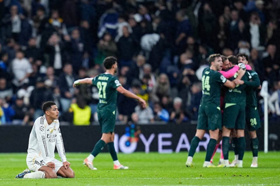 อัจฉริยะวัย 22 ปีคลี่คลายวิกฤตด้วยกลยุทธ์อันยอดเยี่ยม! คำพูดที่เปี่ยมด้วยสติปัญญาของเบลลิงแฮมทำให้ทั้งสเปนเงียบกริบในแบบที่น่าทึ่ง!_แฟน_เรอัล มาดริด_แชมเปียนส์ลีก