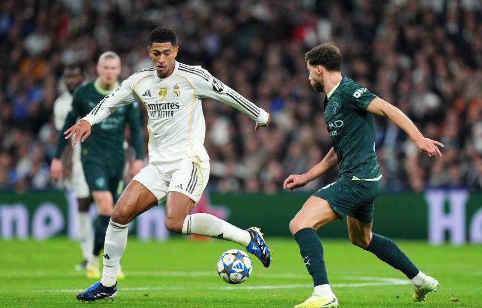 สรุปการแข่งขันแชมเปียนส์ลีก: ยักษ์ใหญ่มูลค่า 1.4 พันล้านยูโร เรอัล มาดริด พ่ายแพ้ในบ้าน แมนเชสเตอร์ ซิตี้ มูลค่า 1.21 พันล้านยูโร คว้าชัยชนะติดต่อกันเป็นครั้งที่สี่ ผลรวมคะแนน: เรอัล มาดริด 1-2 ไบเออร์ เลเวอร์คูเซ่น