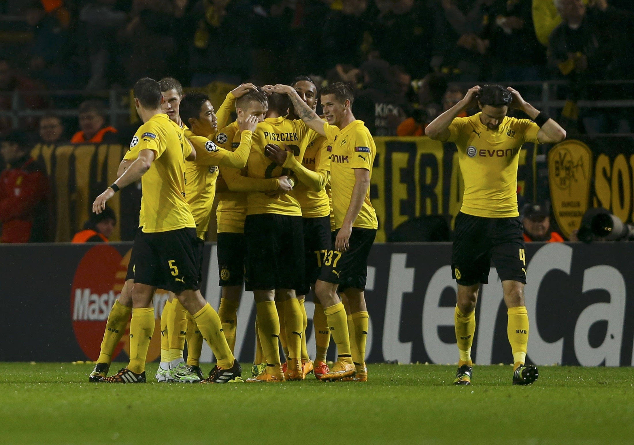 วันอาทิตย์ 028 ศึกบุนเดสลีกา: เวร์เดอร์ เบรเมน เปิดบ้านรับ สตุ๊ตการ์ท – การปะทะกันระหว่างพรสวรรค์เยาวชนกับแรงกดดันจากการตกชั้น! การแข่งขัน: กลยุทธ์ของแวร์เดอร์ เบรเมน