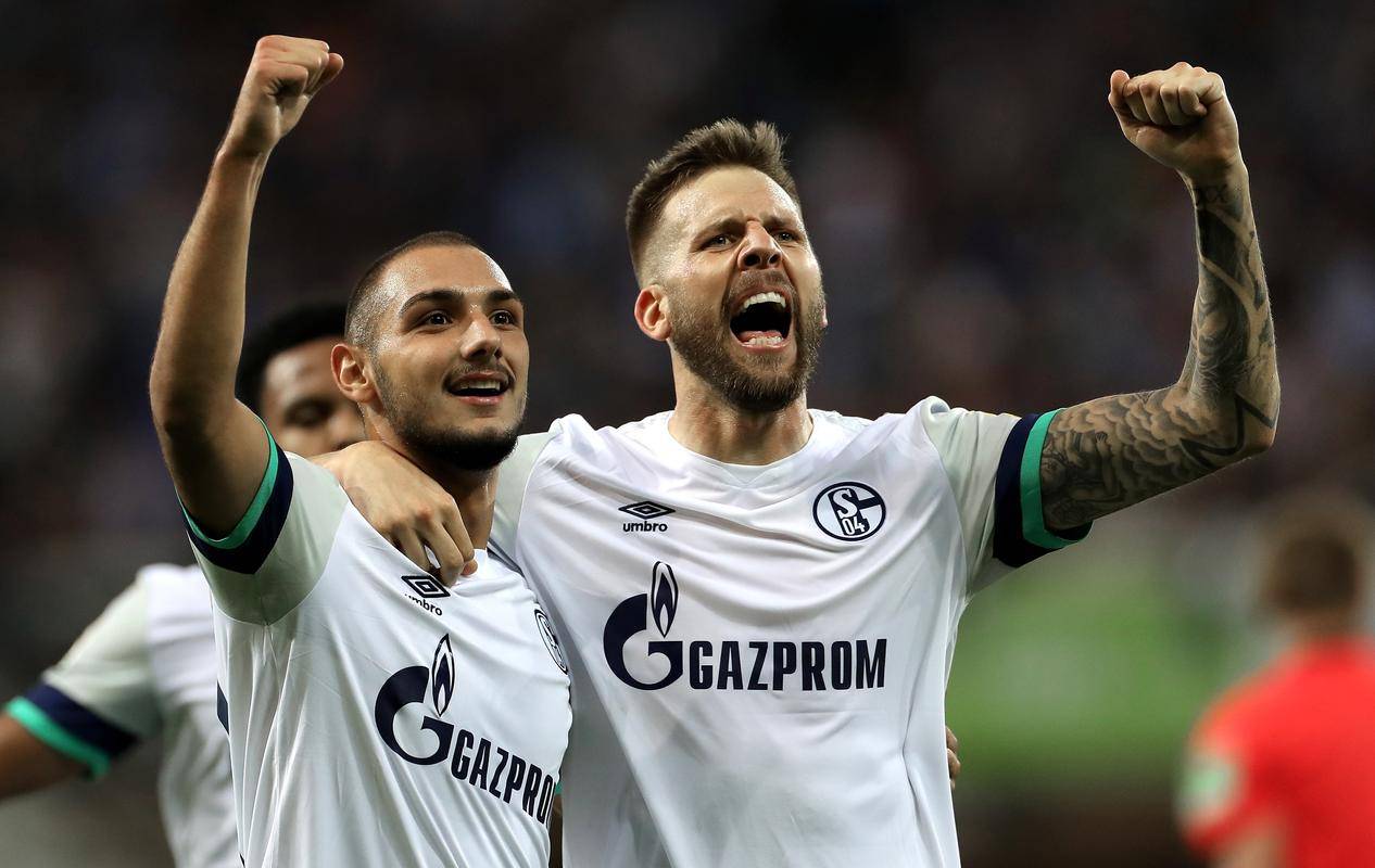 วันอาทิตย์ 005: บุนเดสลีกา 2 การเผชิญหน้า – ชาลเก้ 04 พบกับ โนร์ดิงเกน: การต่อสู้เพื่อเลื่อนชั้นระหว่างทีมยักษ์ใหญ่ดั้งเดิม! แมตช์ | แนวรับ | บ้าน