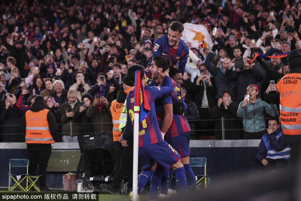 ราฟินญ่าทำสองประตูช่วยให้บาร์ซ่าชนะโอซาซูน่า ขยายช่องว่างในลาลีกา! _การแข่งขัน_ แอตเลติโก มาดริด เรอัล มาดริด