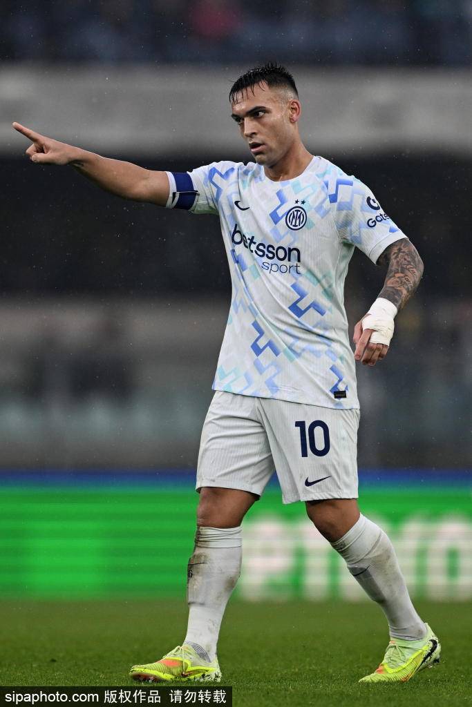 เลาตาโร่: ผู้นำของอินเตอร์และศิลปะแห่งการถกเถียง – ทักคินาร์ดีเปิดเผยเรื่องราวเบื้องหลังความสามารถในสนามที่เหนือชั้น