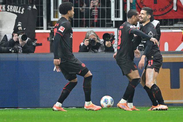 บุนเดสลีกา: ไบเออร์ เลเวอร์คูเซ่น เอาชนะ 1. เอฟซี โคโลญจน์ | ผู้เล่น | หัวหน้าผู้ฝึกสอน