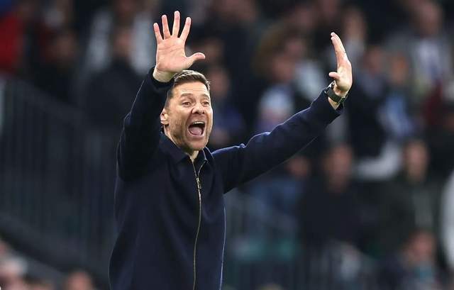 ชนะเพียงสองนัดจากแปดนัดล่าสุด! มีรายงานว่าตำแหน่งของอลอนโซยังคงมั่นคงแม้จะพ่ายแพ้ให้กับแมนเชสเตอร์ซิตี้ โดยได้รับการสนับสนุนอย่างต่อเนื่องจากหลายฝ่าย_การแข่งขัน_เรอัลมาดริด_แฟนบอล