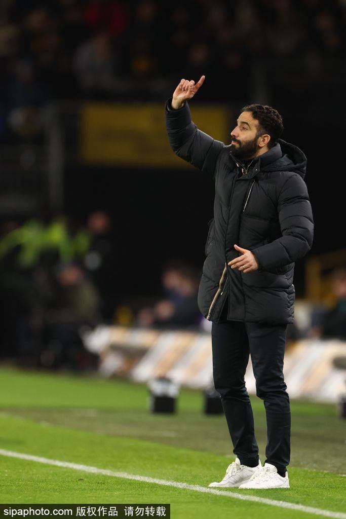 ปัญหาการป้องกันของแมนเชสเตอร์ยูไนเต็ดถูกจับตามองอย่างใกล้ชิด โดยอาโมอริงระบุว่า การพึ่งพาตลาดซื้อขายนักเตะไม่ใช่ทางแก้ปัญหา แมตช์ | การโจมตี | แนวรับ