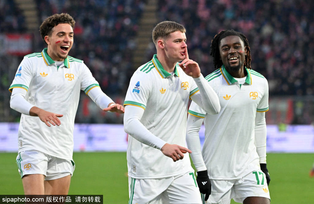 ยุติการแพ้สองเกมติดต่อกัน! โรม่ารักษาสกอร์ 1-0 เอาชนะโคโมเพื่อรักษาอันดับสี่ เวสลีย์ยิงต่ำจากจังหวะที่ซูไลมานช่วย