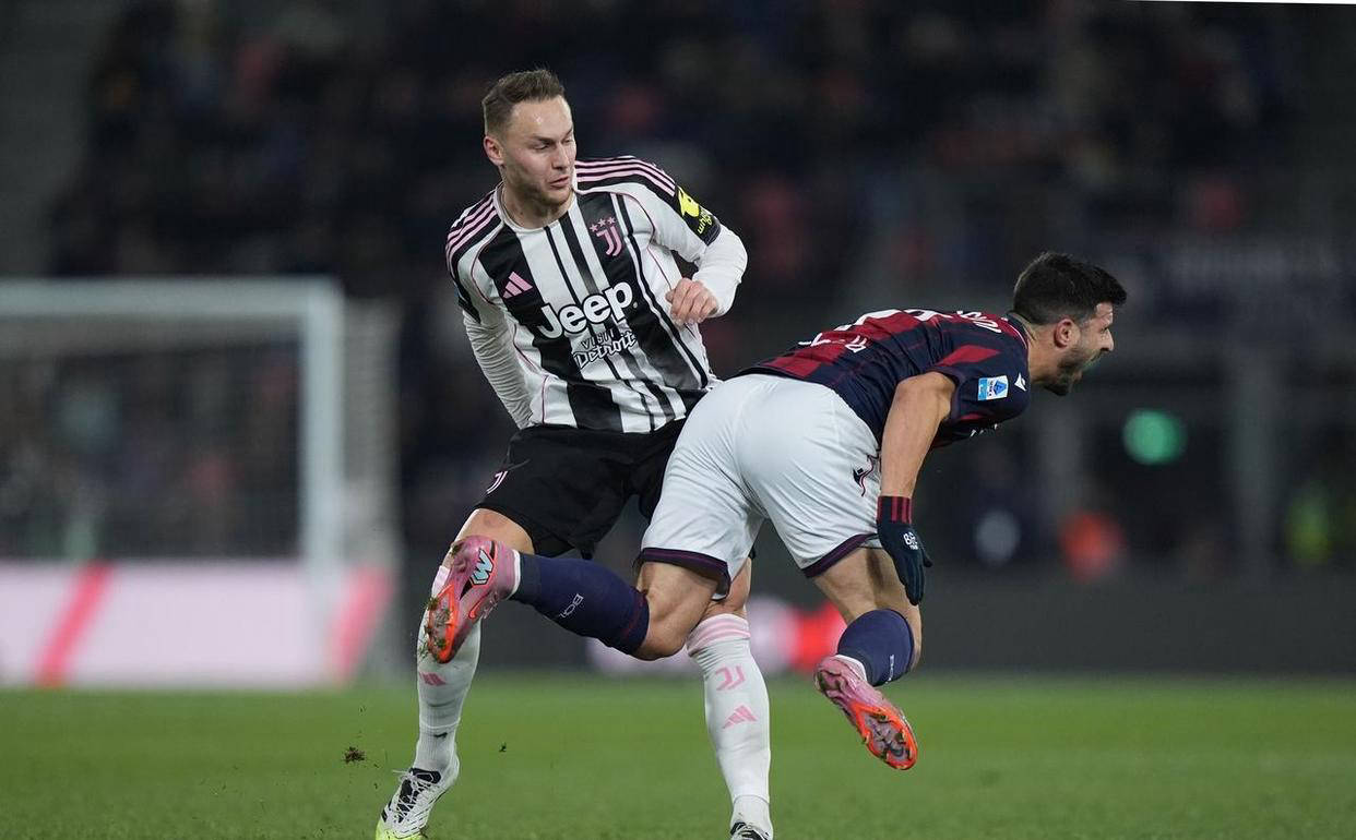 ยูเวนตุสคว้าชัยชนะ 1-0 ในเกมเยือนโบโลญญา, โลคาเตลลีได้รับเลือกเป็นนักเตะยอดเยี่ยมประจำการแข่งขัน_ผู้เล่น_ยูเวนตุส_ลีก