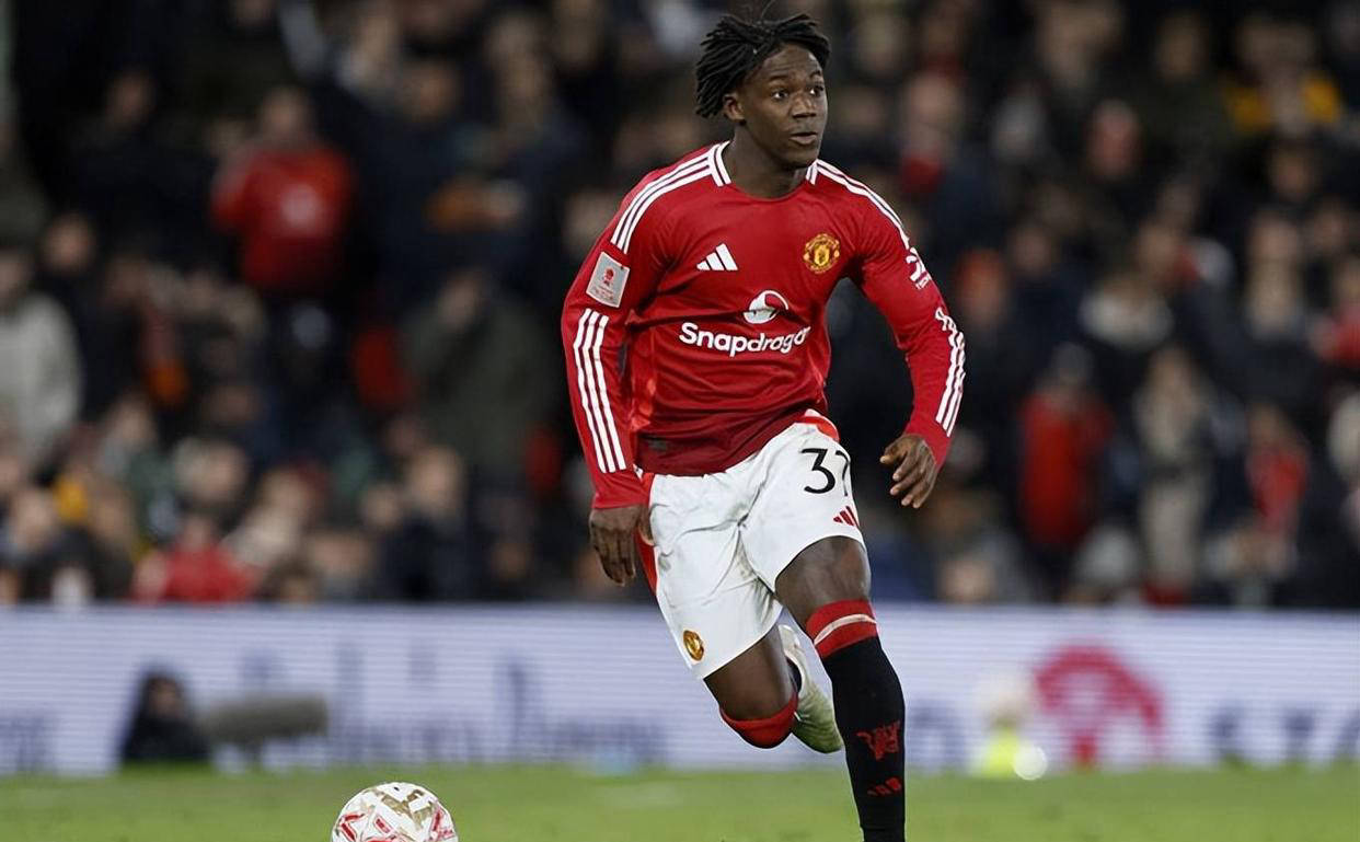 สรุปการย้ายทีมล่าสุดของพรีเมียร์ลีกและฟุตบอลยุโรปประจำเดือนธันวาคม: แมนเชสเตอร์ ยูไนเต็ด ยืนกรานที่จะรักษาผู้เล่นไว้, เรอัล มาดริด และปารีส ประสบปัญหาในการแข่งขันการประมูล_ท็อตแนม ฮ็อตสเปอร์_โคเบะ เมโน_นาโปลี