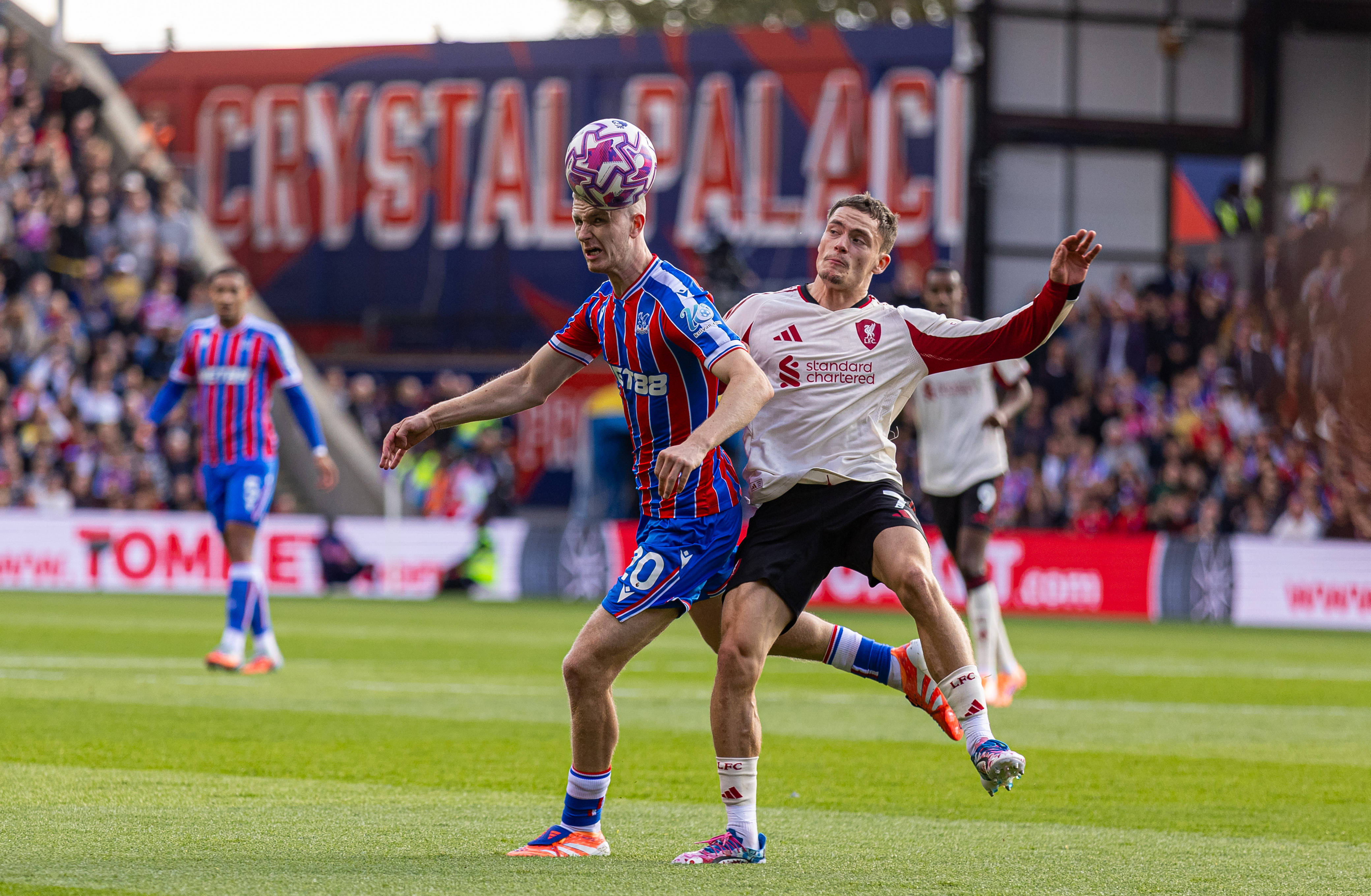 วันพฤหัสบดี 001 ยูโรปาคอนเฟอเรนซ์ลีก: คริสตัล พาเลซ พบ คูพีเอส คูโอปิโอ ทีมแกร่งจากพรีเมียร์ลีกปะทะแชมป์ลีกฟินแลนด์ในศึกชี้ชะตาเลื่อนชั้น เกมเยือน กองหลัง กองกลาง