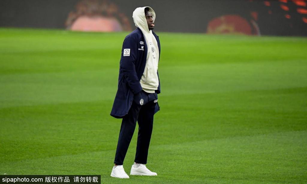 มาดริดปล่อยให้ดาวรุ่งของบาเยิร์น คาร์ล เลนนาร์ท ไปทดสอบฝีเท้าตอนที่เขาอายุสิบขวบ