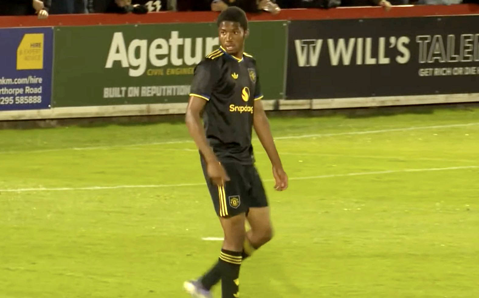 นักเตะแมนเชสเตอร์ ยูไนเต็ด ทุกคนคิดว่าตัวเองเป็นอัจฉริยะ? ดาวรุ่งไม่พอใจที่ถูกส่งไปทีมสำรองเพื่อพัฒนา คิดว่าควรได้เป็นกองหน้าตัวสำรอง_โอบี_รูเบน อโมริม_อาร์เซนอล