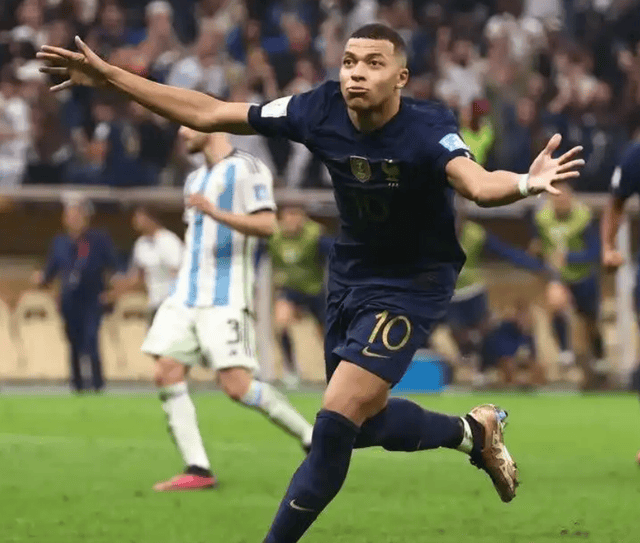 อันดับการทำประตูในรอบชิงชนะเลิศฟุตบอลโลก: โรนัลโด้ไม่อยู่ในรายชื่อ, เมสซี่ไม่อยู่ในสามอันดับแรก; ผู้นำปัจจุบันอายุ 27 ปี เปเล่, มาราโดน่า, เอ็มบัปเป้: ตำนานฟุตบอลตลอดกาล