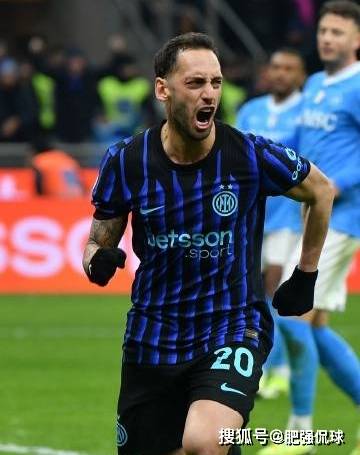 อาการบาดเจ็บของคาลฮาโนกลูเกิดขึ้นในช่วงเวลาที่เหมาะสมพอดีหรือไม่? ฝ่ายบริหารของอินเตอร์ถูกวิพากษ์วิจารณ์อย่างหนักในขณะที่มีการคาดเดาถึงทางออก! _กองกลางตัวรับ_ ตำแหน่ง_ อัซลานี