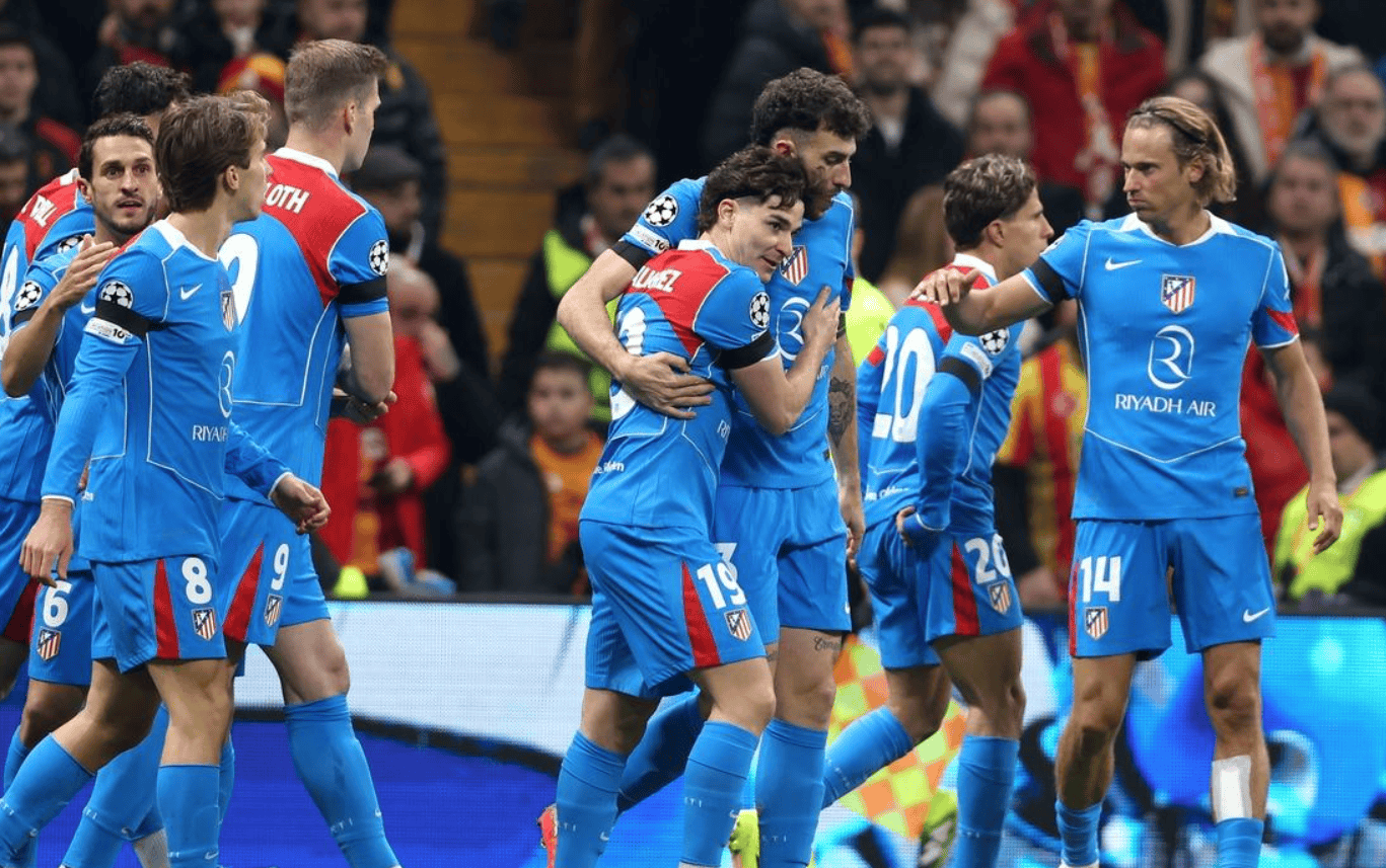 การตกต่ำอย่างรวดเร็วของสไตรเกอร์: 7 นัดไร้ประตู, ซิเมโอเน่ผิดหวังอย่างหนัก: ถูกเปลี่ยนตัวออกเร็วเป็นครั้งที่สามติดต่อกัน นัดที่พบกับอัลบาเรซของแอตเลติโก มาดริด