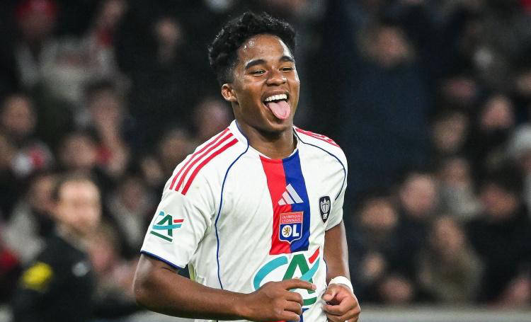 นักเตะหมายเลข 9 ที่เรอัล มาดริดยืมตัวมาสร้างผลงานได้ทันที: ยิง 4 ประตูและทำ 1 แอสซิสต์ใน 3 นัดติดต่อกัน โดยมีเอ็มบัปเป้เป็นตัวหลัก ทำให้เขาไม่น่าจะได้ลงเล่นมากนัก เอ็นดริก เชลซี วินิซิอุส