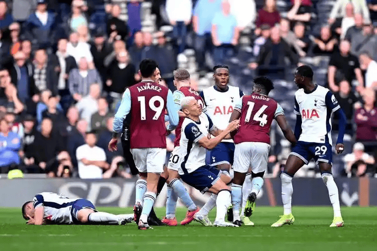 สเปอร์สทำลายคำสาปในบ้าน, แมนซิตี้รักษาฟอร์มเยือนในการลุ้นแชมป์? อาการบาดเจ็บ, การโจมตี, พรีเมียร์ลีก