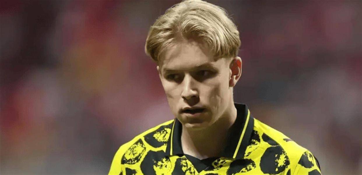 การย้ายทีมสุดช็อกในวงการฟุตบอล! ลิเวอร์พูล, ยูเวนตุส และอาร์เซนอล ต่างส่งแมวมองไปติดตามฟอร์มกองหลังของดอร์ทมุนด์ ขณะที่ยูเวนตุสคว้าตัวดาวรุ่งของบาเยิร์น มิวนิคอย่างอาดิน ลิชินา