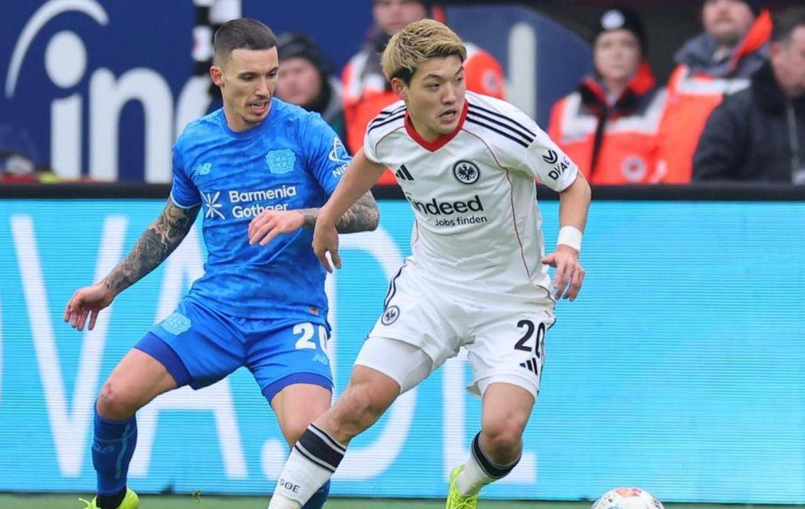 สามนัด สามประตู: ความมีประสิทธิภาพอย่างน่าอัศจรรย์ของไบเออร์ เลเวอร์คูเซ่น คว้าชัยชนะติดต่อกันเป็นนัดที่สาม แต่บาเยิร์นยังคงนำอยู่ 15 คะแนน ขณะที่การต่อสู้เพื่อท็อปโฟร์ทวีความร้อนแรง แฟรงค์เฟิร์ต แชมเปี้ยนส์ลีก ฮอฟเฟ่นไฮม์