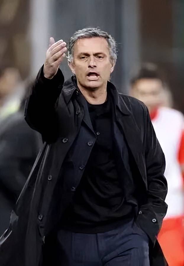 เรอัล มาดริด กำลังพิจารณาอย่างจริงจังในการดึงตัว โชเซ่ มูรินโญ่ กลับมาอีกครั้ง โดยมีเงื่อนไขเพียงข้อเดียวเท่านั้นที่ขวางกั้นการกลับมาของเขาที่เบร์นาเบวและแชมเปี้ยนส์ลีก