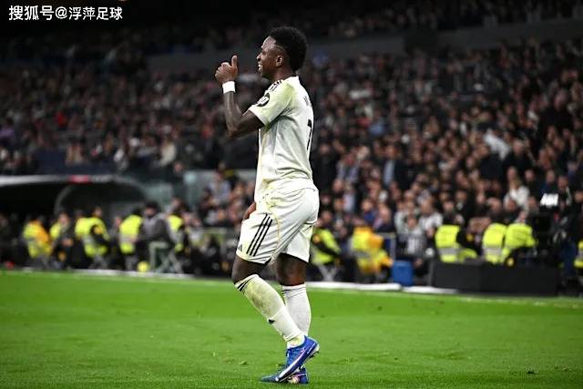 จากเสียงโห่สู่เสียงเชียร์ดังสนั่น: เสียงปรบมือจากเบอร์นาเบวรอเพียงประตูเดียว_แมตช์_เรอัล มาดริด_เสียงโห่